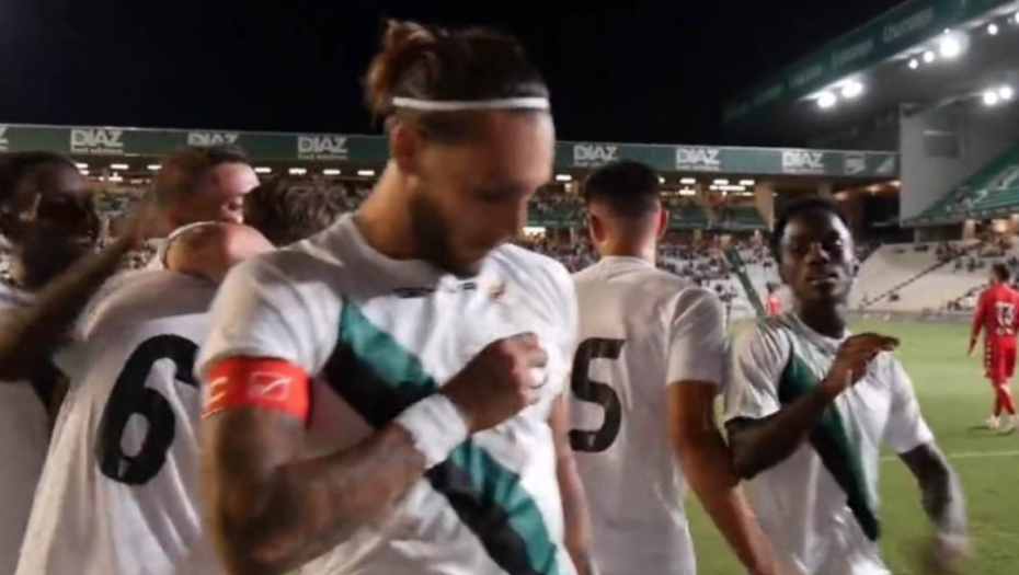 DAO GOL ČETIRI MESECA POSLE KOLABIRANJA Brat Nemanje Gudelja zadivio sve, srušio se na terenu, oporavio i sada ponovo cepa mreže (VIDEO)