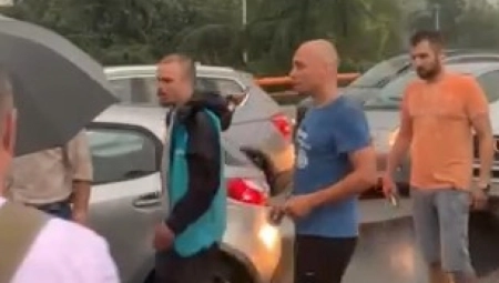 IMAM DECU U KOLIMA, JESTE LI NORMALNI?! Narod revoltiran zbog blokade "Gazele" (VIDEO)