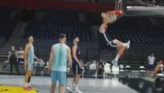 ISPLIVAO SNIMAK Pogledajte kako se naša reprezentacija priprema za Mudnobasket (VIDEO)