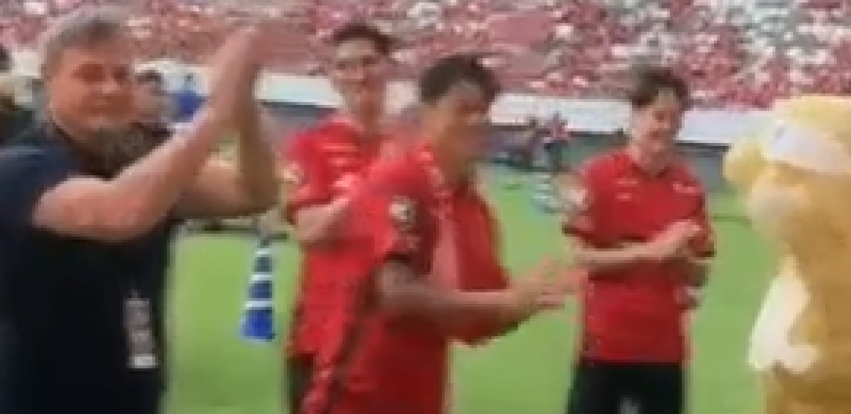 PIKSI JE ZA NJIH BOG Ovacije koje je selektor dobio od Nagoje obilaze planetu (VIDEO)