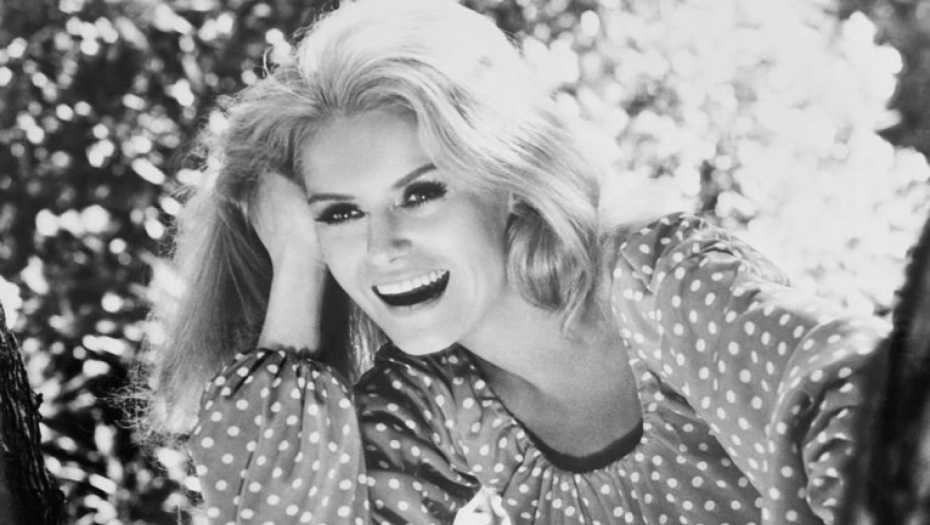 SIN SAOPŠTIO TUŽNU VEST Preminula slavna glumica