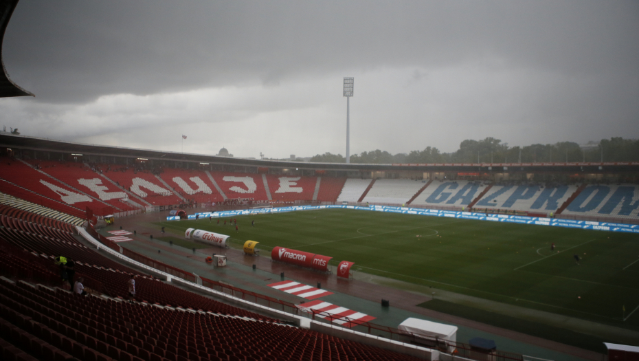 NEVREME PRAVI HAOS Potop na "Marakani" pred meč sa Napretkom (VIDEO)
