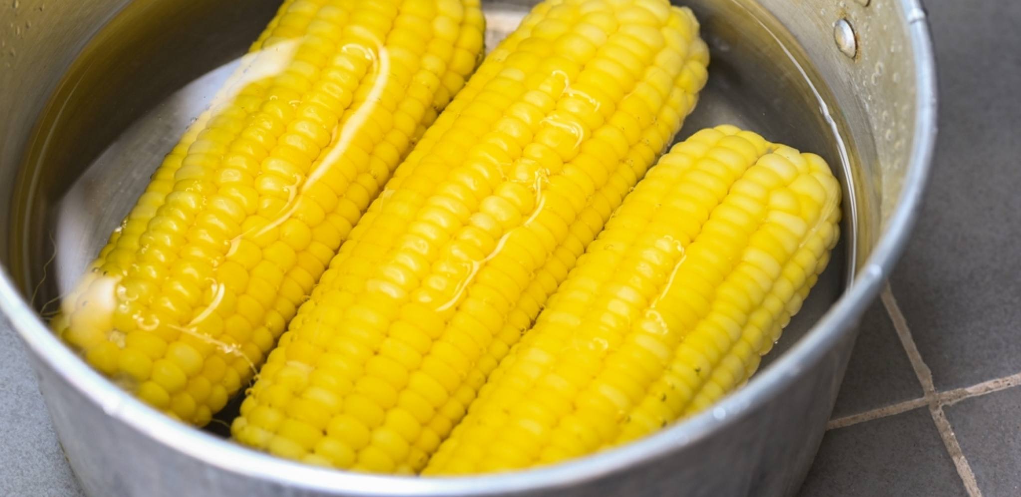 ODLIČAN ZA VARENJE I MRŠAVLJENJE  Recept za najsočniji kukuruz šećerac, kuva se 10 minuta na isključenom šporetu