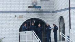 Kurtijeva policija uništila tablu na ćirilici na opštini Zubin Potok