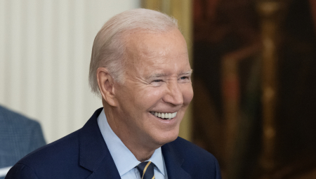 DŽO BAJDEN, DŽULIJA ROBERTS I DŽORDŽ KLUNI ZAJEDNO SKLUPLJAJU LOVU Evo kakav uspeh očekuju