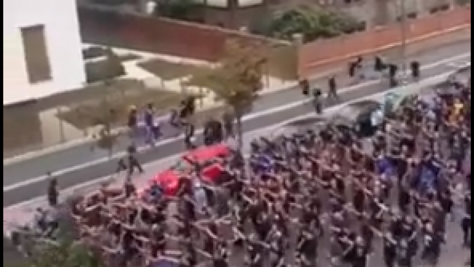 SVI SA OBRIJANIM GLAVAMA Evo kako izgleda konvoj huligana iz Hrvatske, Grčka u neverici posle ubistva navijača