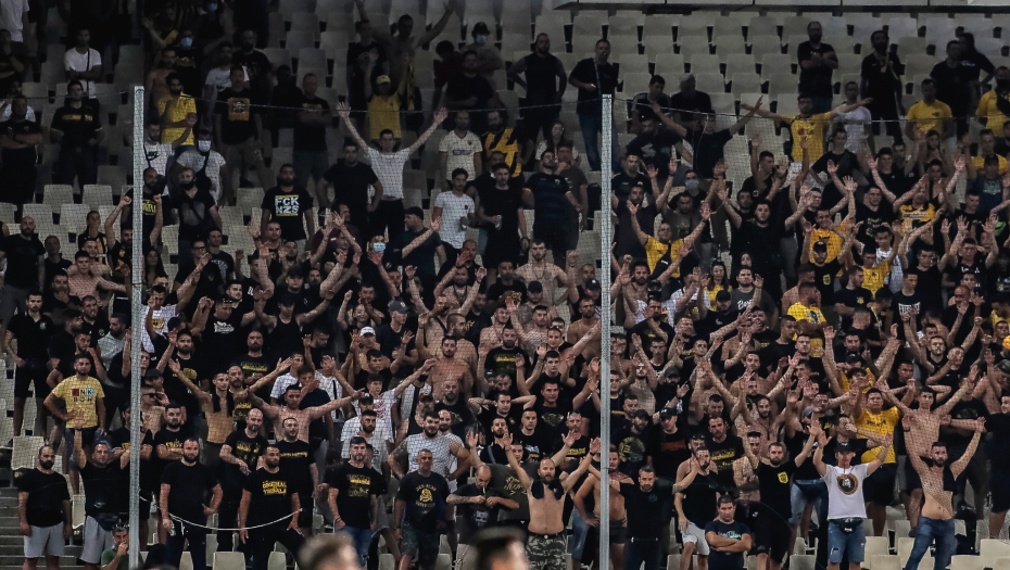 Majka ubijenog navijača AEK-a doživela srčani udar
