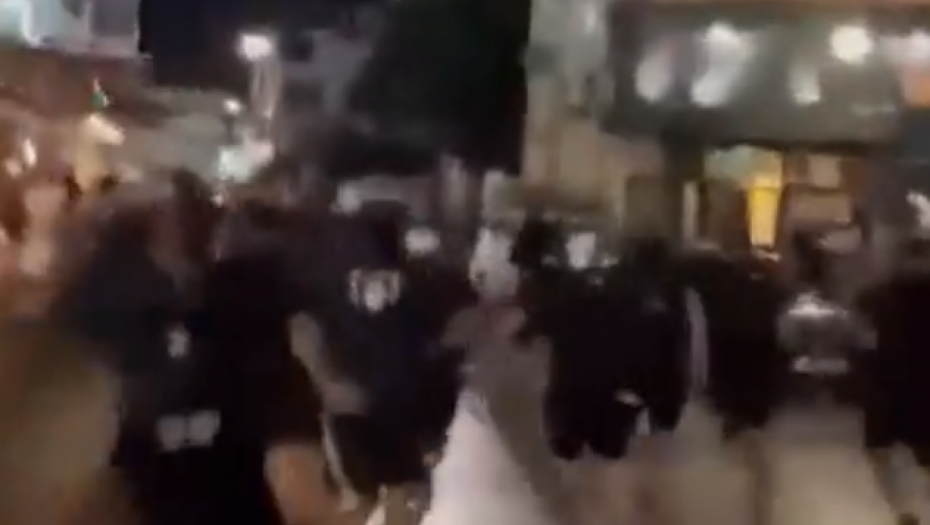 JEZIVE SCENE NA KIPRU Navijački nered se iz Atine preselio u Nikoziju, maskirani huligani "dočekali" goste, preplašeni ljudi bežali glavom bez obzira (VIDEO)