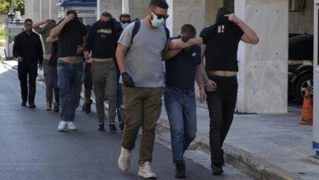 OTKRIVENI NOVI DETALJI Poznato šta je sve policija pronašla kod huligana koji je predvodio "Bed Blu Bojse" u sukobu navijača u Atini