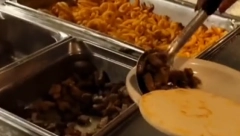 HRANA ILI CIGARETA? Srpkinja objasnila kako žive sezonski radnici na Aljasci: "Imamo samo 30 minuta" (VIDEO)