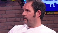 LJUBAVNICA NIJE HTELA NE ĆUTI Glumac prevario suprugu sa 18 godina mlađom, pa dobio paklenu osvetu