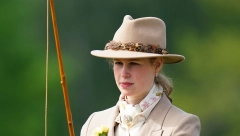 KAO SAV NORMALAN SVET Unuka kraljice Elizabete živi skroman život i vozi polovan automobil