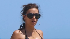 EVA LONGORIJA ODUŠEVILA SLIKAMA U BIKINIJU Iako ima celulit, ona grmi u petoj deceniji, njeno telo je savršeno