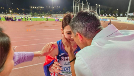 SUZE RADOSNICE ANGELINE TOPIĆ Savladale je emocije nakon zlata pa plačući otišla ocu u zagrljaj