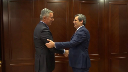 IBRAHIMOVIĆU IZMIČE FOTELJA: Bošnjaci preko Mila lobiraju ulazak u vladu