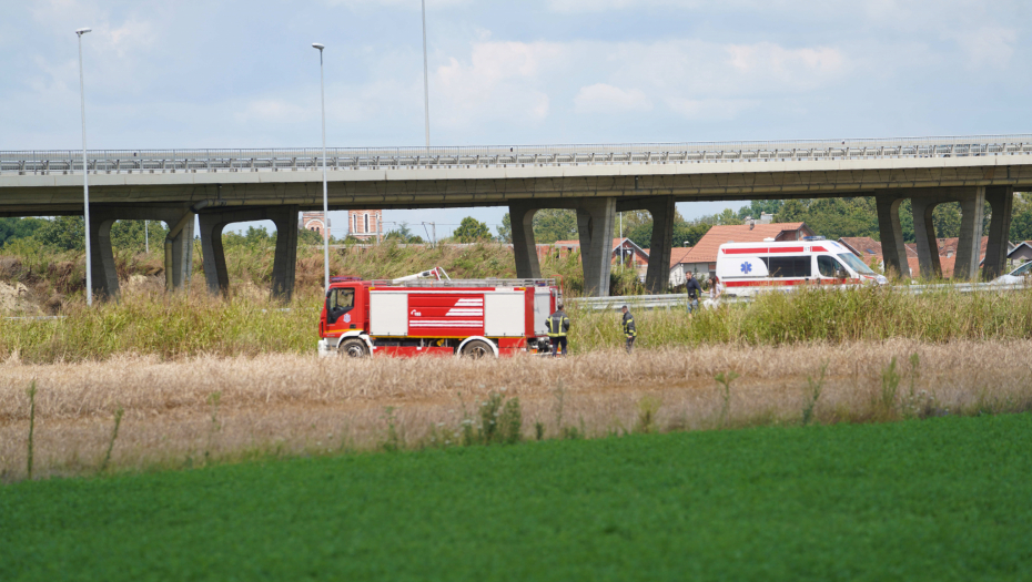 PRVE FOTOGRAFIJE SA MESTA NESREĆE Ovde je pao avion u Batajnici