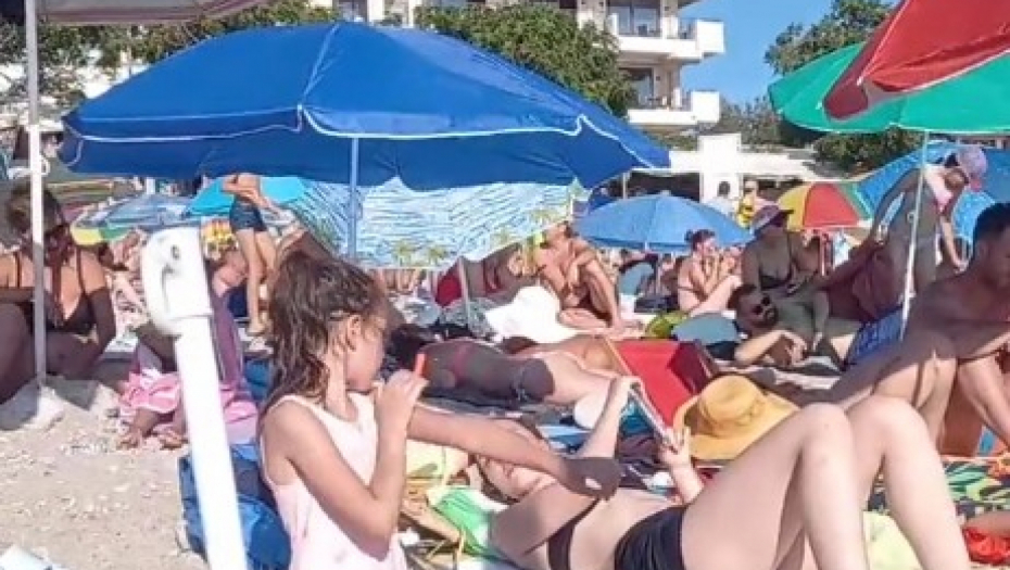 STIGLI PARADAJZ TURISTI Prizor sa crnogorske plaže i komentar koji je razbesneo ljude