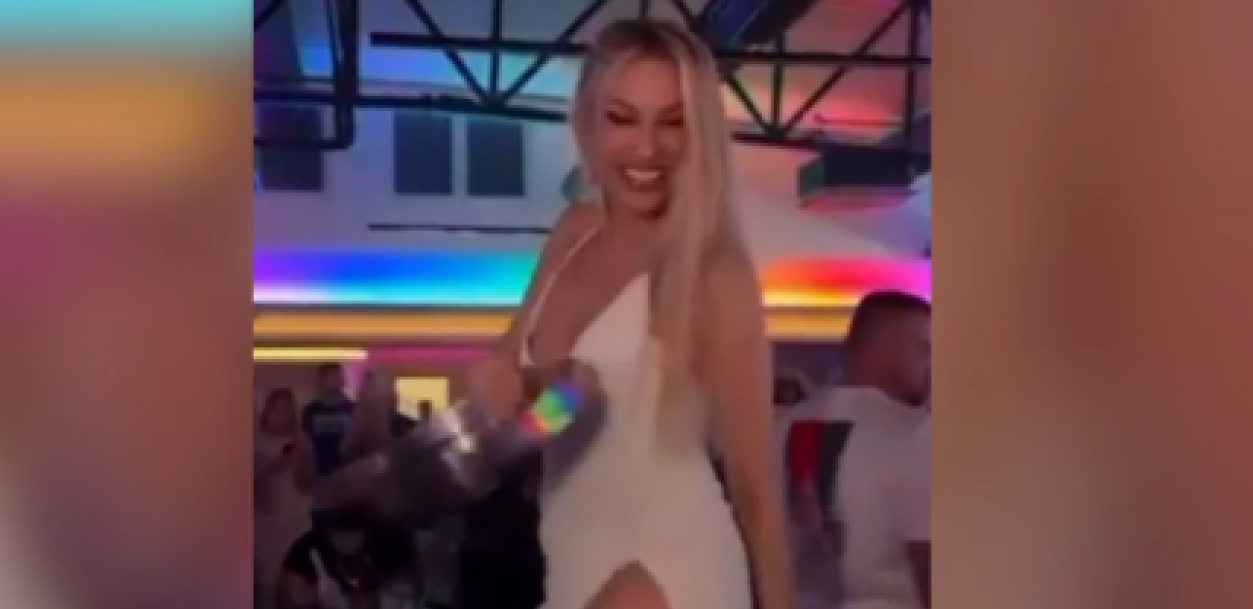 UDARA AJNCEROM PO ZADNJICI Rada Manojlović napravila haos na slavlju, nismo je videli ovakvu do sada! (VIDEO)
