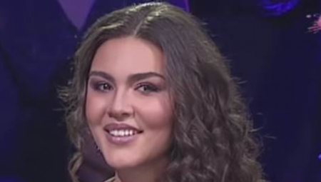 UČESTOVALA JE U ZADRUZI, A ONDA SE SVA IZOPERISALA Postala voditeljka na Pinku, udala se, svi komentarišu da se izdeformisala! (FOTO)