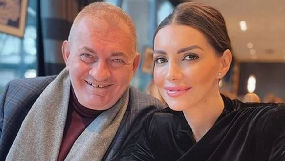 VODITELJKA RTS-A SA OSAMNAEST GODINA STARIJIM PROFESOROM Odustala od trudnoće sa njim,  strahovala zbog samo jedne stvari