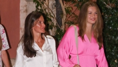 AUTFIT ZA ČISTU DESETKU Leticija šokirala Španiju stajlingom za veče sa svekrvom