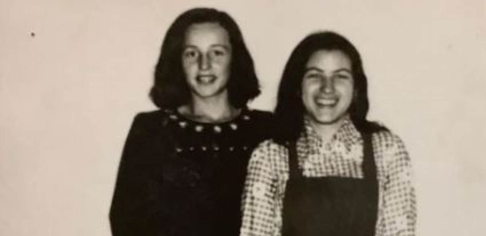 DA LI PREPOZNAJETE PEVAČICU SA FOTOGRAFIJE? Danas je jedna od najpoznatijih folkerki naših prostora, a nekada je ovako izgledala
