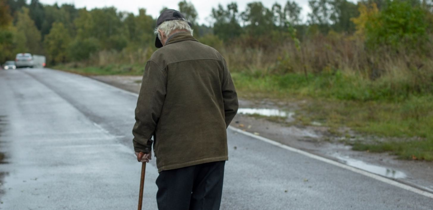UNUK NA MUKAMA ZBOG NEVIĐENE PREVARE: Dedi su uvalili prostirku i jastuk za 100.000 dinara, za to smo saznali posle njegove smrti...