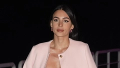 ANASTASIJA ZAPEVALA I RASPLAKALA MNOGE Ražnatovićeva bez trunke šminke u kolima pokidala numeru koju verovatno nikada niste čuli