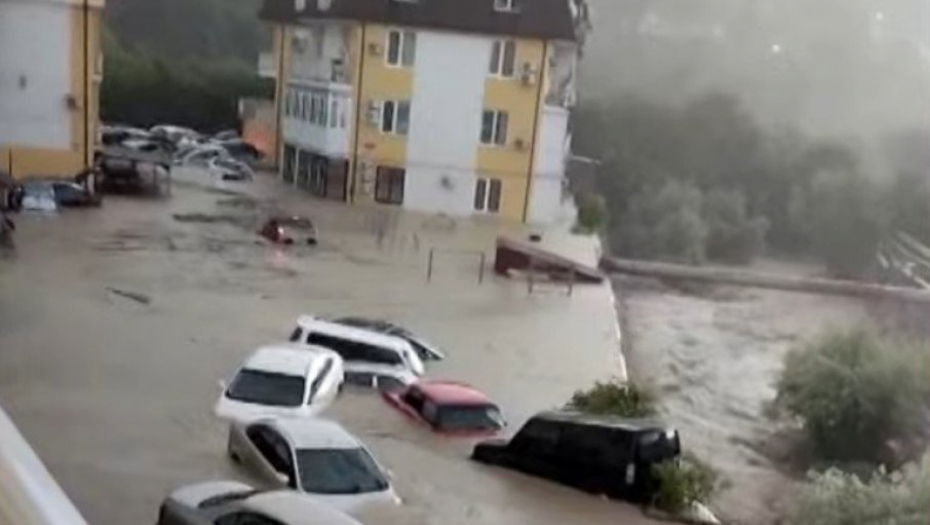NESTVARNE SCENE IZ RUSIJE: Evakuisano više od 2.000 ljudi, otvorena privremena skloništa - Bezbednost ugrožena do ovog datuma (VIDEO)