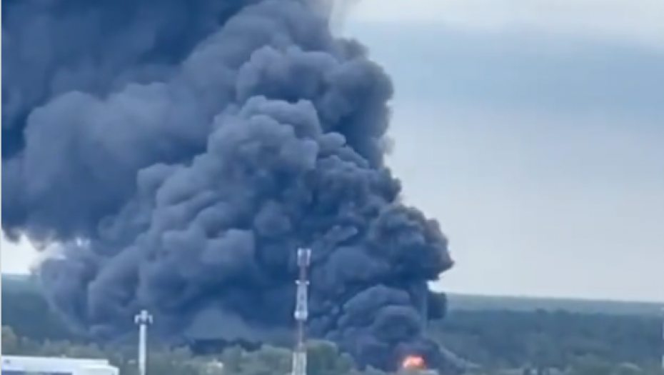 JEZIVA SCENA U MOSKVI Gusti, crni dim kulja u nebesa (VIDEO)