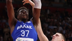 JOŠ JEDAN ADETOKUMBO MANJE Od trojice braće ostao samo jedan