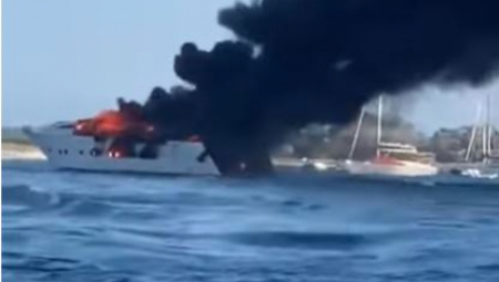 ZAPALILA SE SKUPOCENA JAHTA Drama u Makarskoj, intervenisalo 11 vatrogasnih vozila