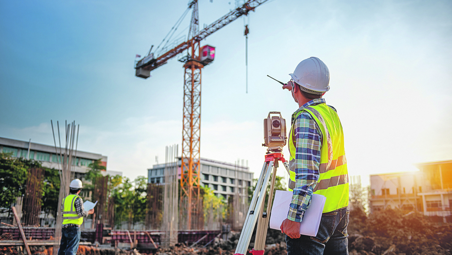 UŽASNA TRAGEDIJA U ZAVIDOVIĆIMA Devojku (29) pregazio kamion na gradilištu, umrla na licu mesta