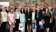 Đedović uručila ugovore predstavnicima 131 lokalne samouprave za energetsku sanaciju kuća i stanova (FOTO)
