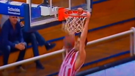 LETEĆI KAPITEN Evo kako je preminuli igrač Zvezde Ivan Ćorović kucao sa lakoćom (VIDEO)