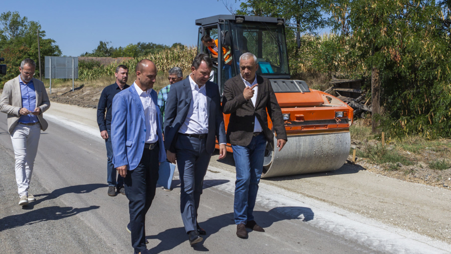 VAŽNI PROJEKTI U SUBOTICI Bakić i Mirović obišli radove na Kanjiškom putu i Dom „Kolevka“ (FOTO)