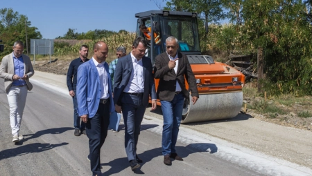 VAŽNI PROJEKTI U SUBOTICI Bakić i Mirović obišli radove na Kanjiškom putu i Dom „Kolevka“ (FOTO)