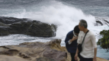 JAK TAJFUN POGODIO JAPAN! Hitno obustavljeni vozovi!