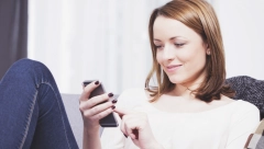 LJUBAV SE IPAK MOŽE PRONAĆI PREKO DRUŠTVENIH MREŽA Upoznala ga je na Tinderu, priča kao iz bajke