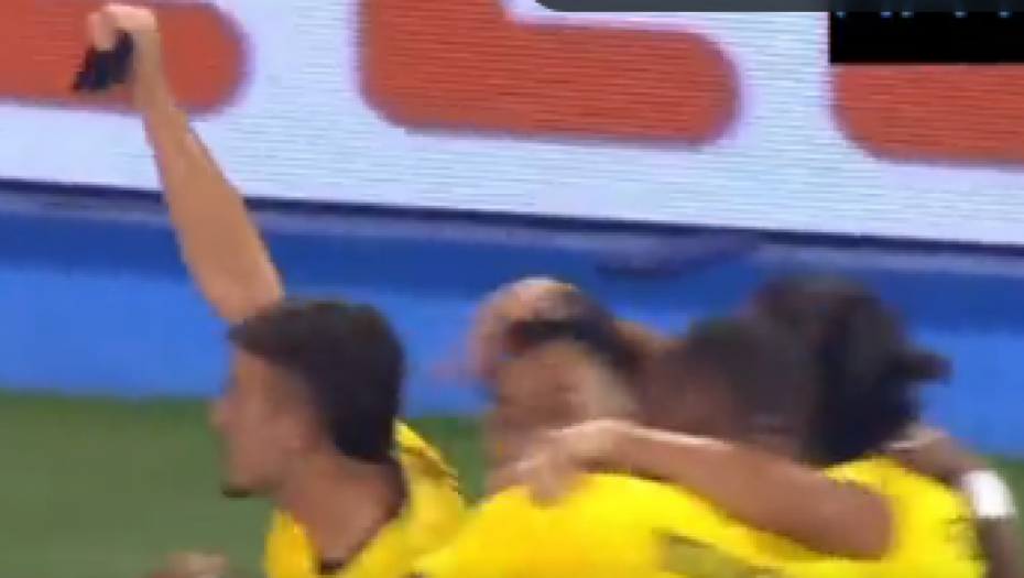 NAŠA UZDIGNUTA PESNICA... Čovek koji je šokirao ceo Zagreb porukom za ubijenog navijača uzburkao strasti