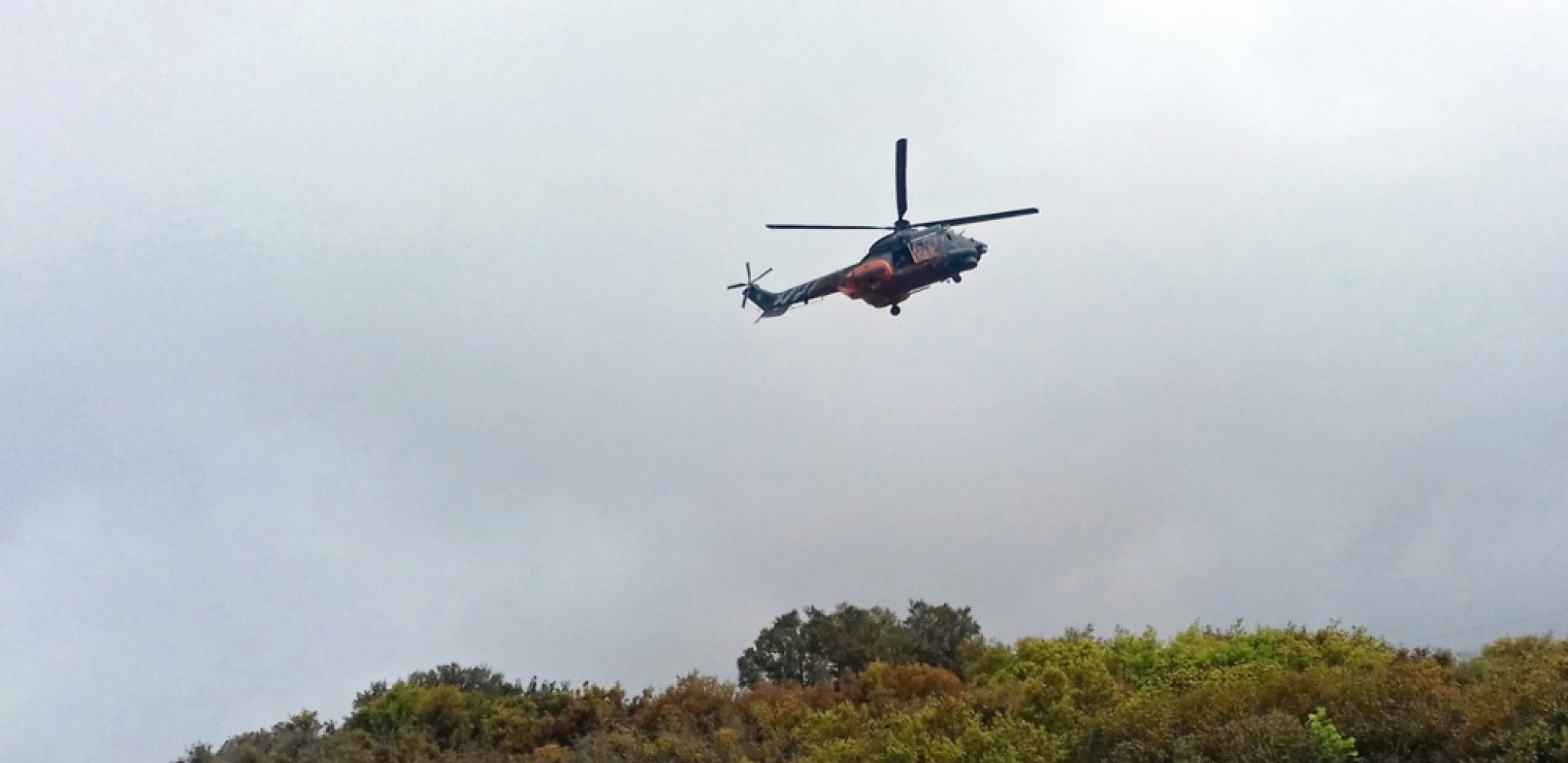 HELIKOPTER PAO U JABLANIČKO JEZERO U letelici su bila četiri člana posade - SNIMLJEN JEZIVI MOMENAT (VIDEO)