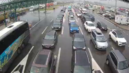 ŠTA TI JE TO U KOLIMA? Carinici zaustavili Srbina na Dobrakovu, kada su videli šta vozi sve su mu zaplenili