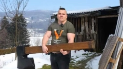 OVO JE HULK IZ BiH: Bosanac se latio DŽINOVSKE sekire i pokazao nadljudsku snagu - rukuje njom kao da je čačkalica (VIDEO)