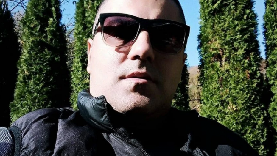 MOMAK IZ SRBIJE POSTAO HEROJ CRNE GORE Bračni par je bio u zapaljenom autu, bili su vezani i ošamućeni, ovako ih je spasio