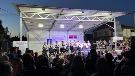 ODRŽANI MIHOLJSKI SUSRETI SELA U LAPOVU Oglasio se ministar za brigu o selu Milan Krkobabić (FOTO)