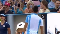 NOLETOV ŠOU Htela je po svaku cenu da slika Đokovića, Srbin joj poslao poljubac i raspametio je