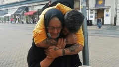 VANJA JE SA 15 GODINA POSTAO BESKUĆNIK Slika majke koja leži u krvi i besnog pijanog oca stalno ga pratila, a onda se našao na ivici smrti i prelomio