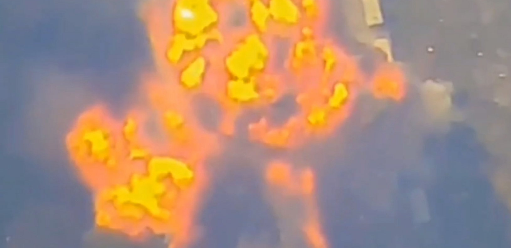 POGOĐEN STRATEŠKI OBJEKAT Bukti u plamenu nakon ruskog napada