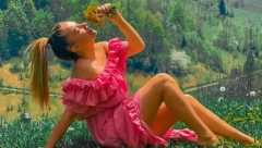 UMRO OTAC ZVEZDE GRANDA Bili su u lošim odnosima, pevačica potpuno slomljena!