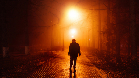 MANIJAK SLOBODAN PROGANJA BEOGRAĐANKE Prvo traži cimerku, pa maltretira! Neke dobijaju čak i slike!